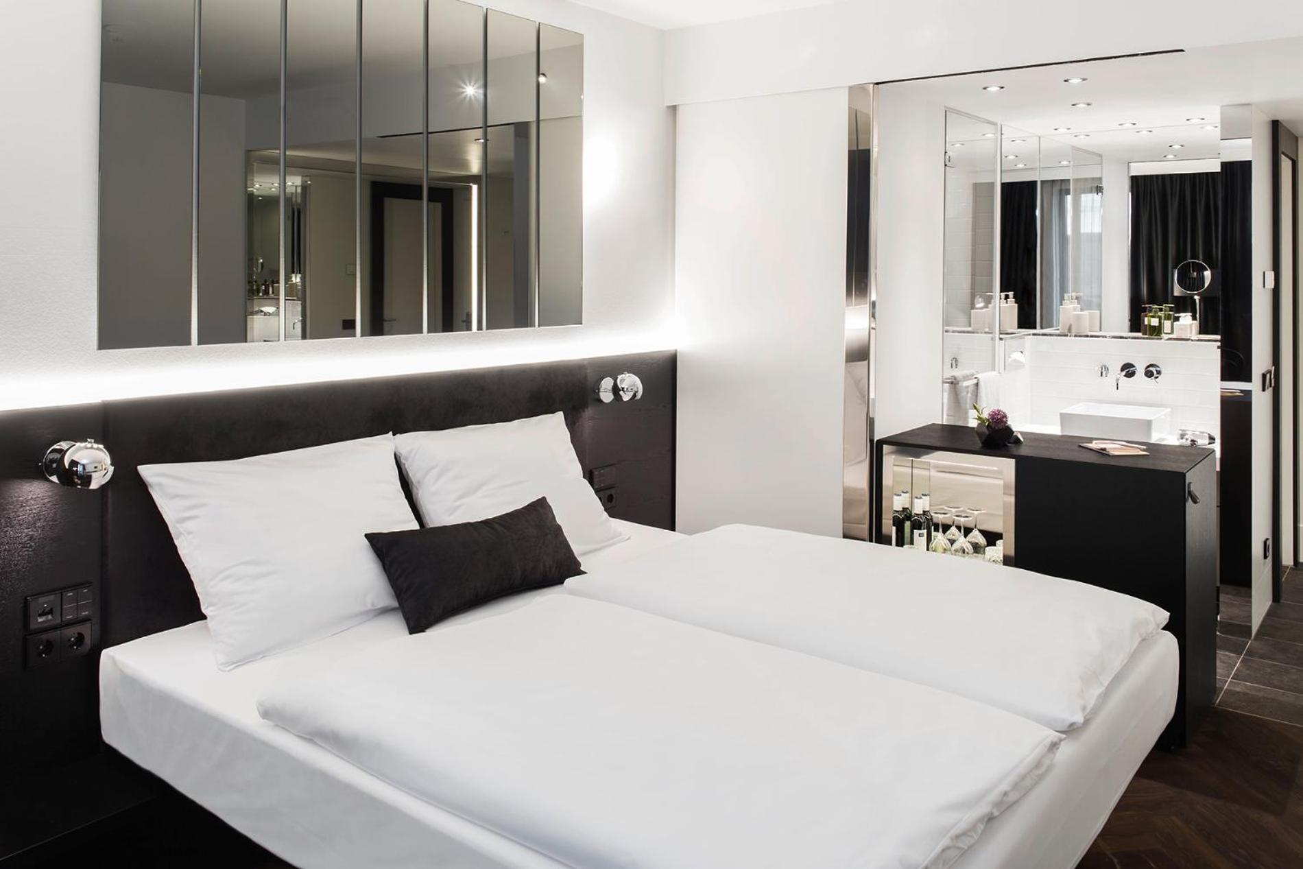 Amano Grand Hotel 3*